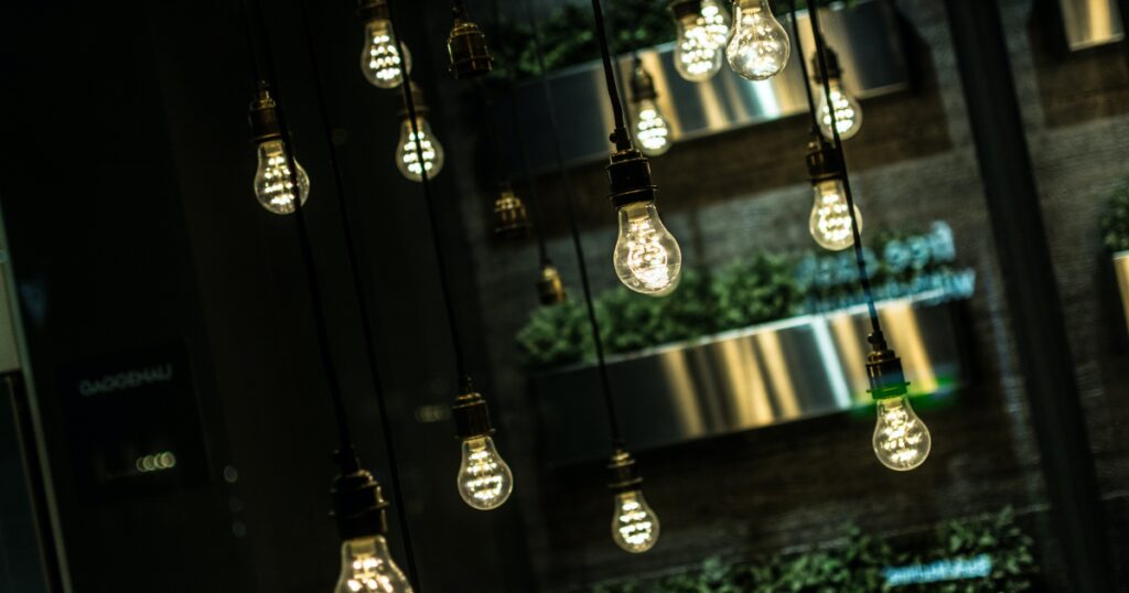 Beyond Numbers_ Essential Soft Skills for Aspiring Finance Managers (1)